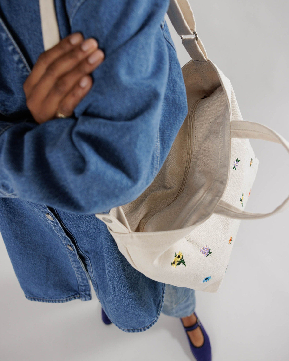 Horizontal Zip Duck Bag Embroidered Ditsy Floral | Baggu Deals