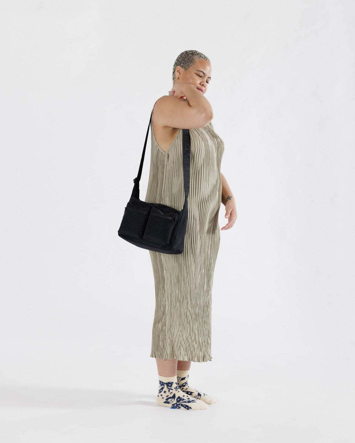 Medium Cargo Crossbody Black | Baggu Exclusive