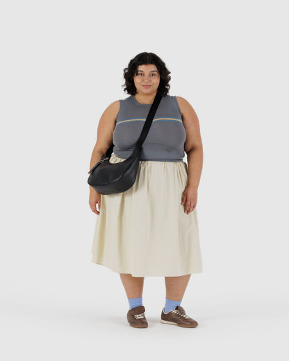Medium Recycled Leather Crescent Bag Black | Baggu New