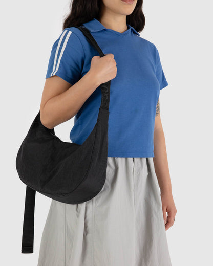 Medium Nylon Crescent Bag Black | Baggu Essential