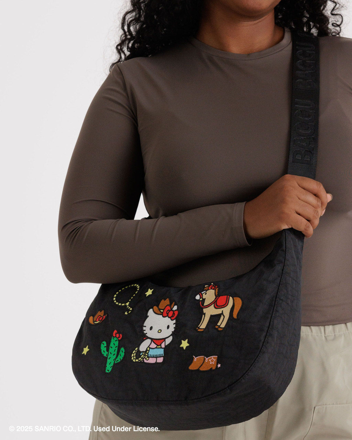 Medium Nylon Crescent Bag Embroidered Hello Kitty Western | Baggu Classic
