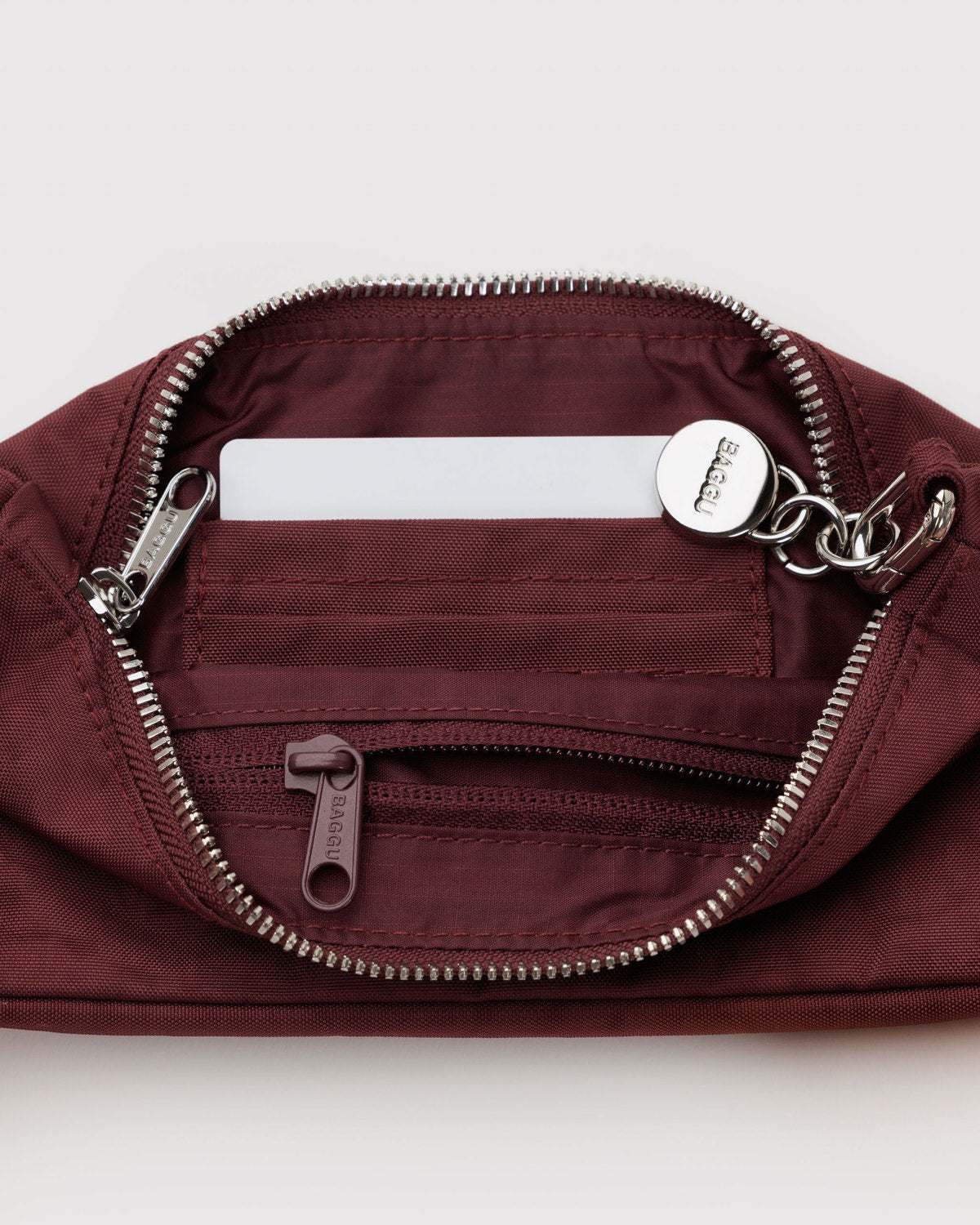 Nylon Pochette Mahogany | Baggu Signature