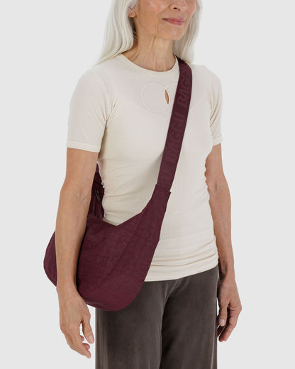 Medium Nylon Crescent Bag Mahogany | Baggu Great Value