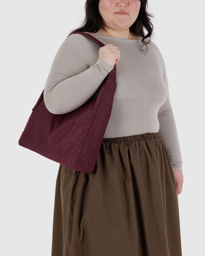 Nylon Shoulder Bag Mahogany | Baggu Recommended