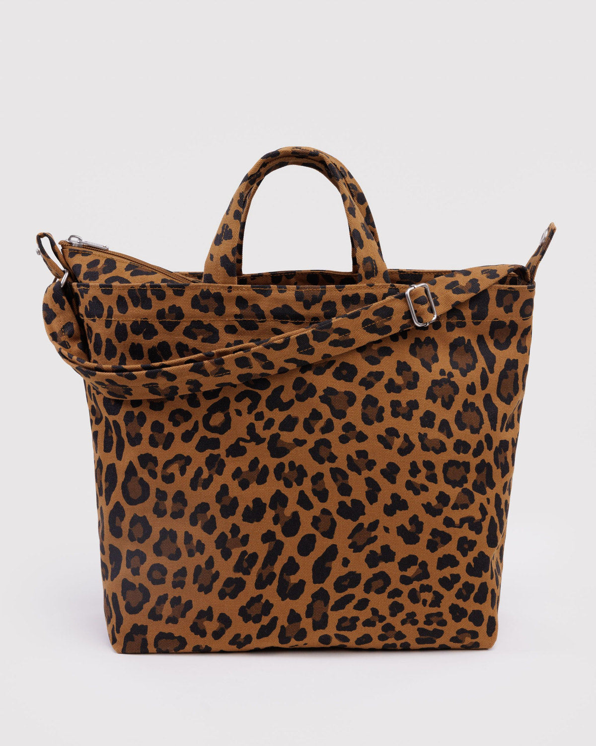 Horizontal Zip Duck Bag Leopard | Baggu Top Pick