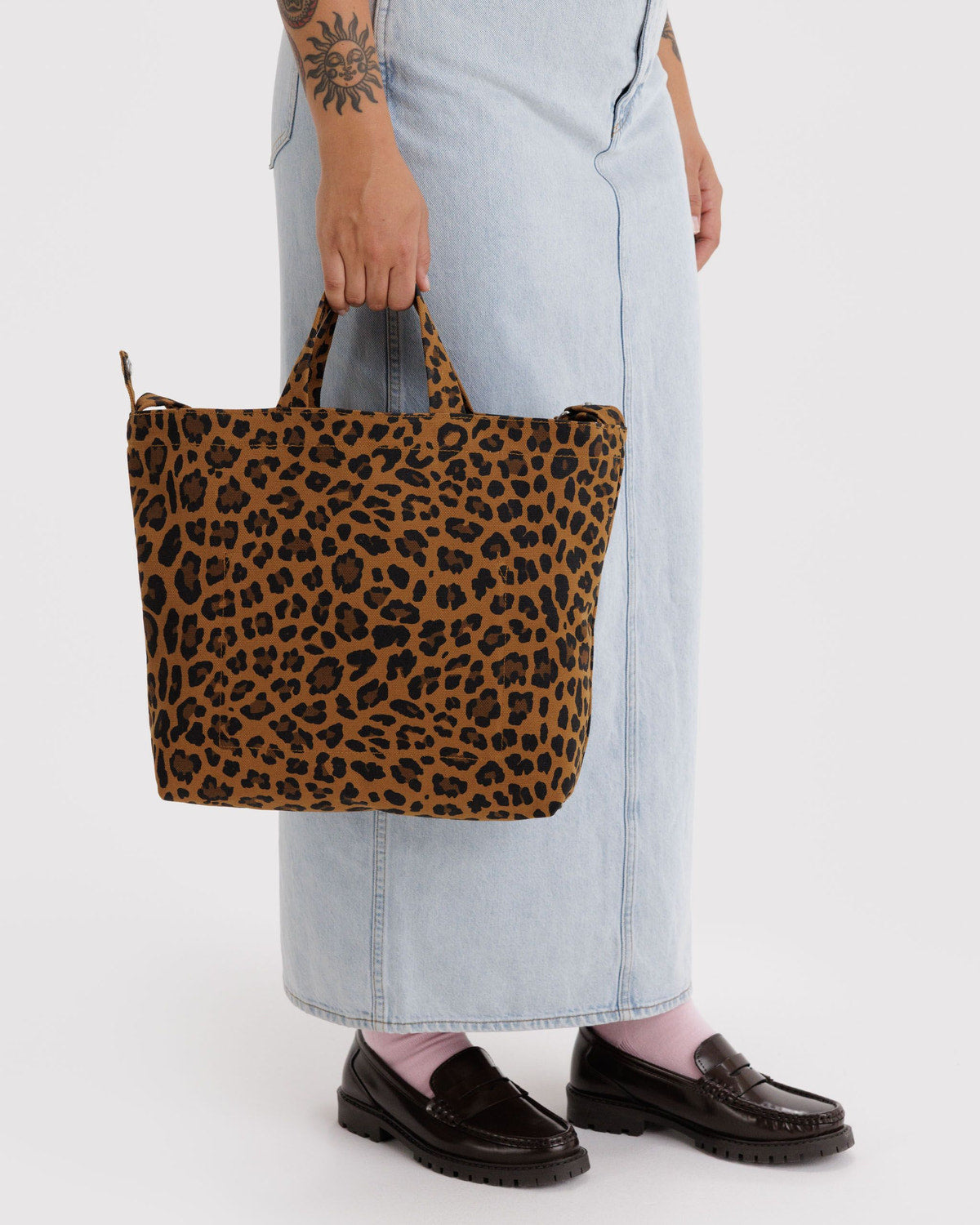 Horizontal Zip Duck Bag Leopard | Baggu Top Pick