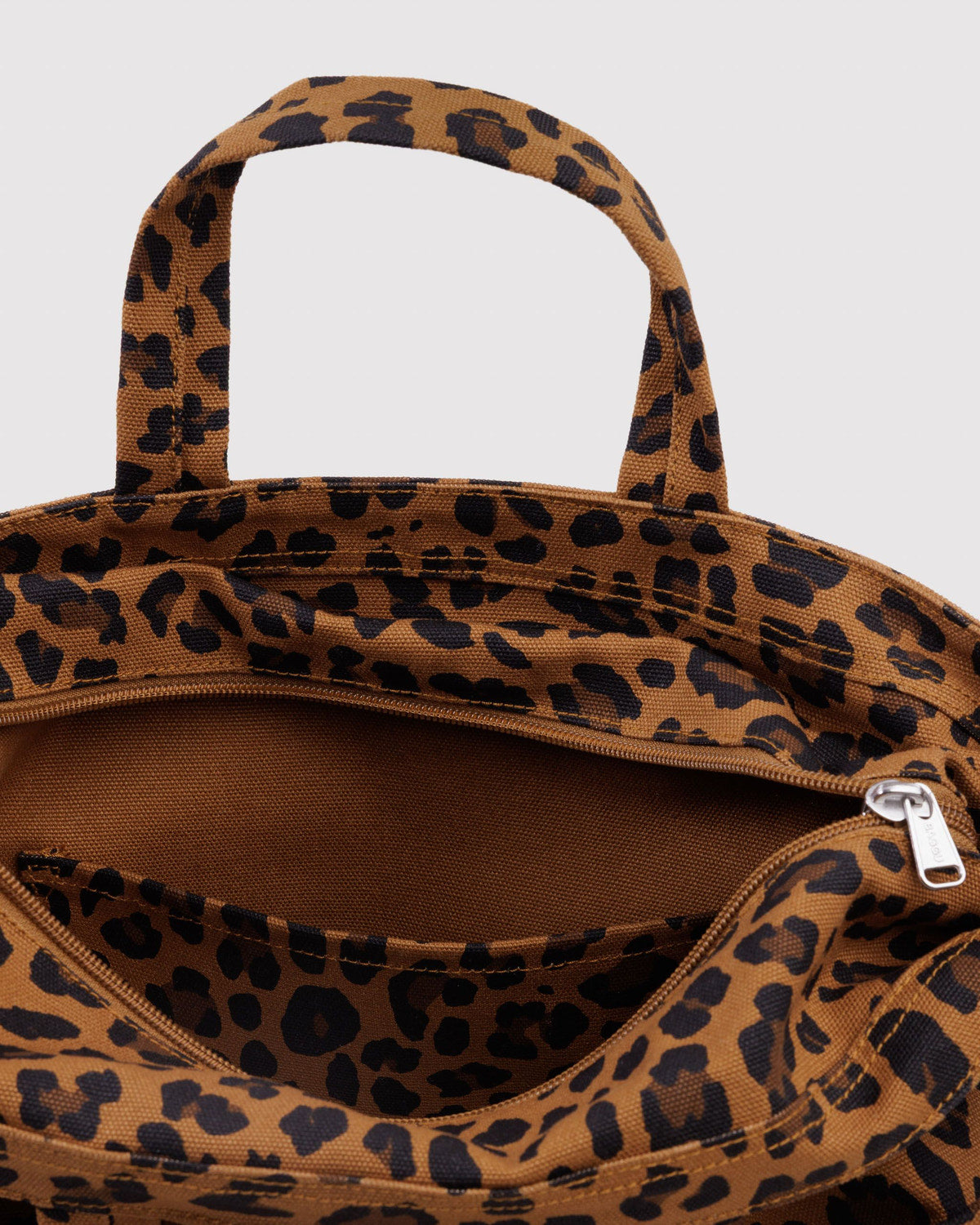 Horizontal Zip Duck Bag Leopard | Baggu Top Pick