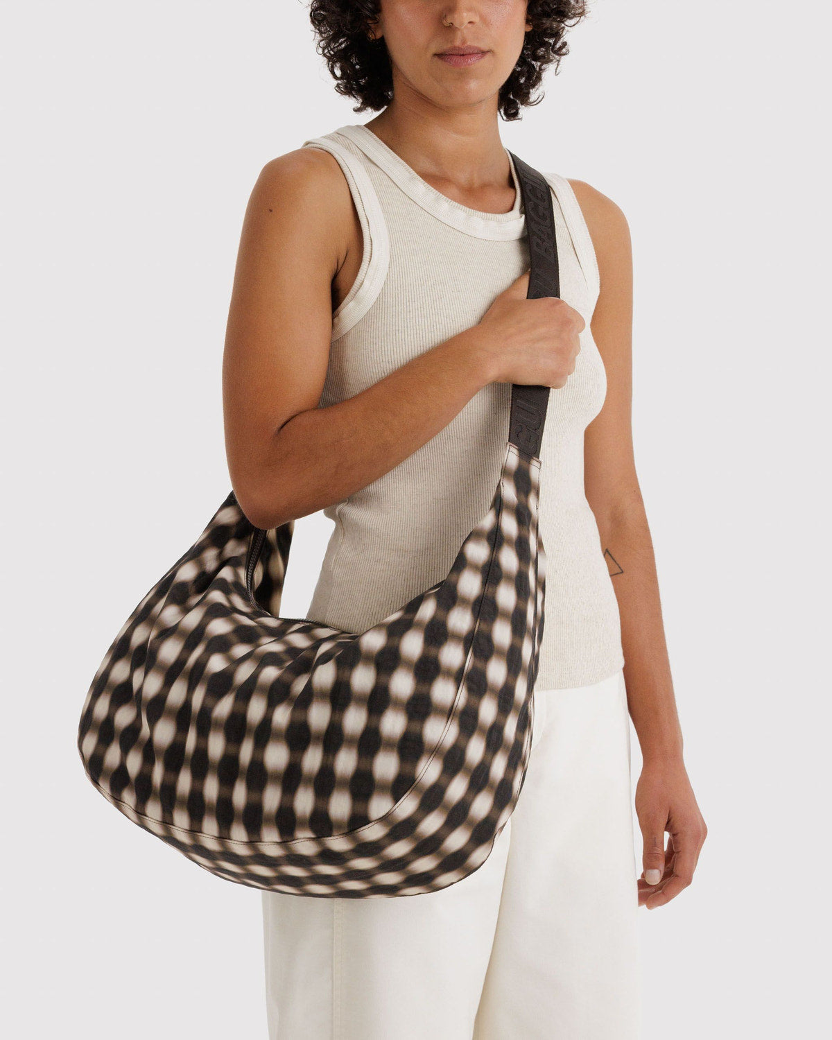 Large Nylon Crescent Bag Blurred Gingham Brown | Baggu Latest