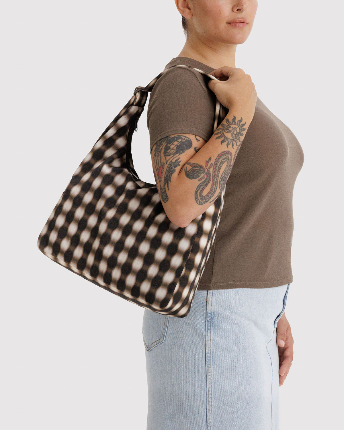 Nylon Shoulder Bag Blurred Gingham Brown | Baggu Premium