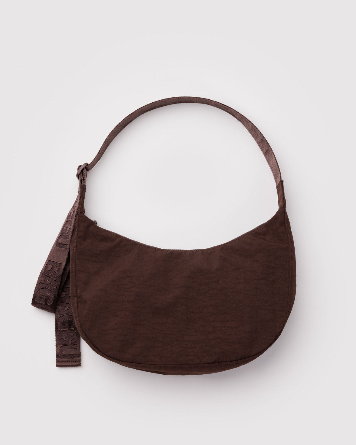 Medium Nylon Crescent Bag Coffee | Baggu Essential