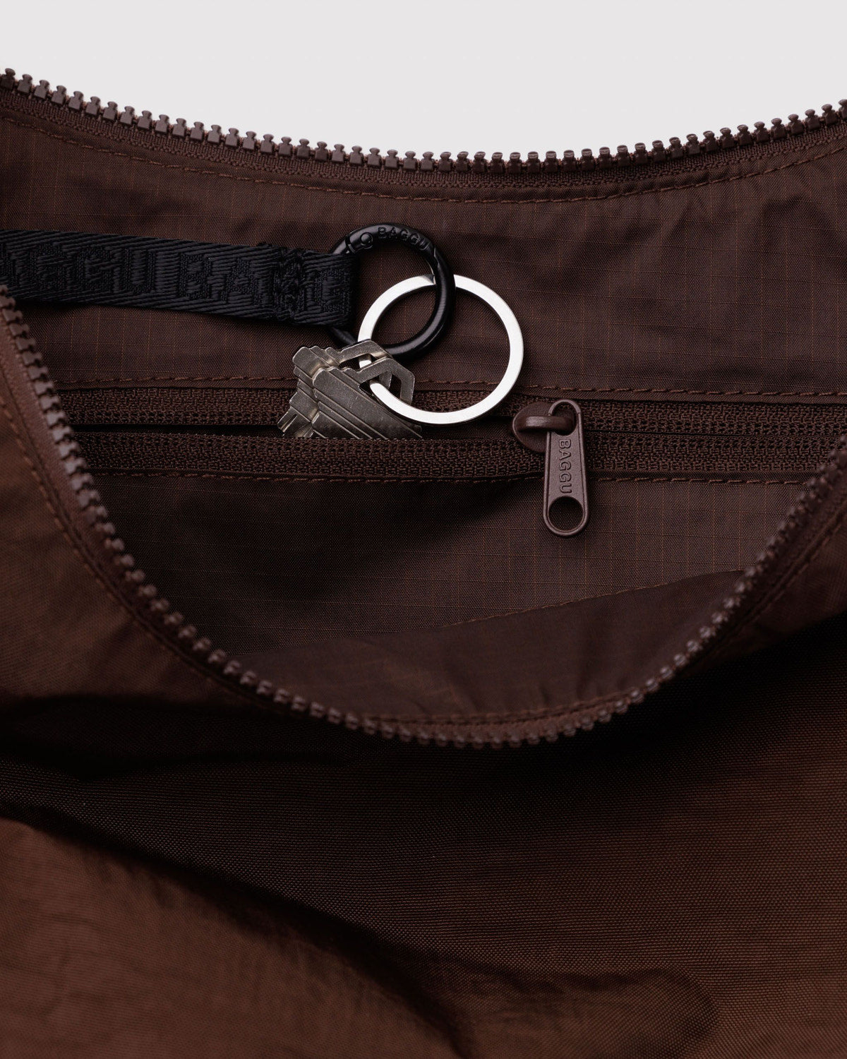 Medium Nylon Crescent Bag Coffee | Baggu Essential