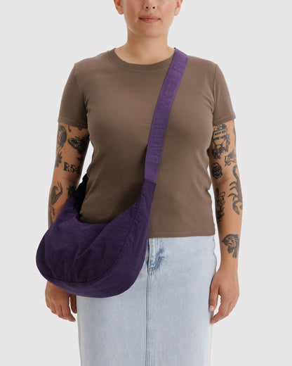 Medium Nylon Crescent Bag Fig | Baggu Great Value