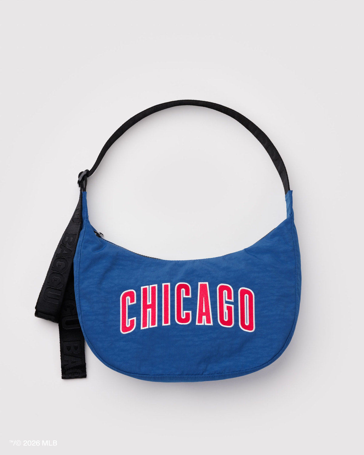 Medium Nylon Crescent Bag Chicago Cubs™ | Baggu Exclusive