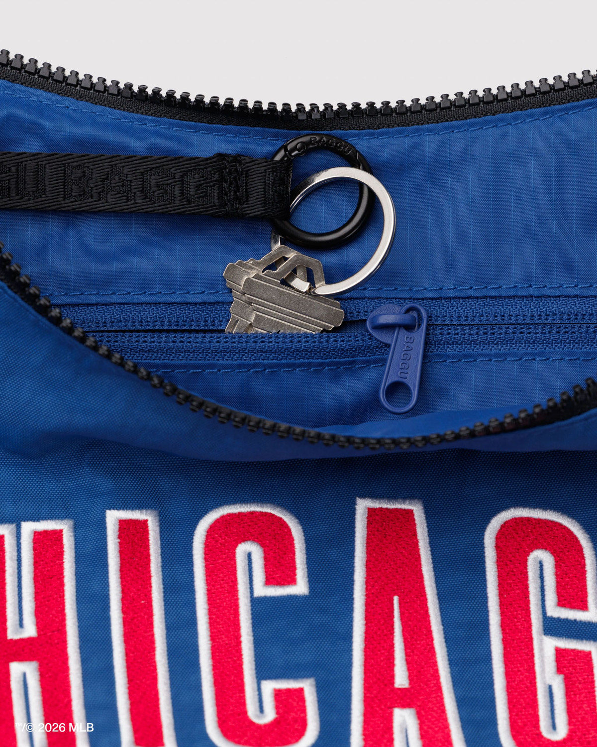 Medium Nylon Crescent Bag Chicago Cubs™ | Baggu Exclusive