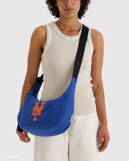 Medium Nylon Crescent Bag New York Mets™ | Baggu Classic