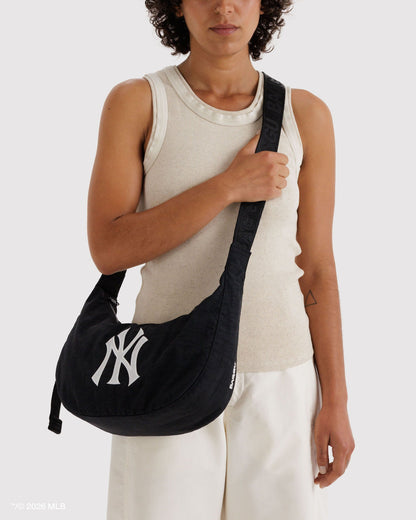 Medium Nylon Crescent Bag New York Yankees™ | Baggu Latest