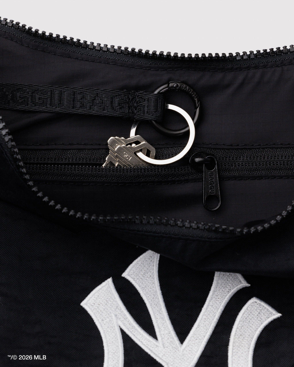 Medium Nylon Crescent Bag New York Yankees™ | Baggu Latest