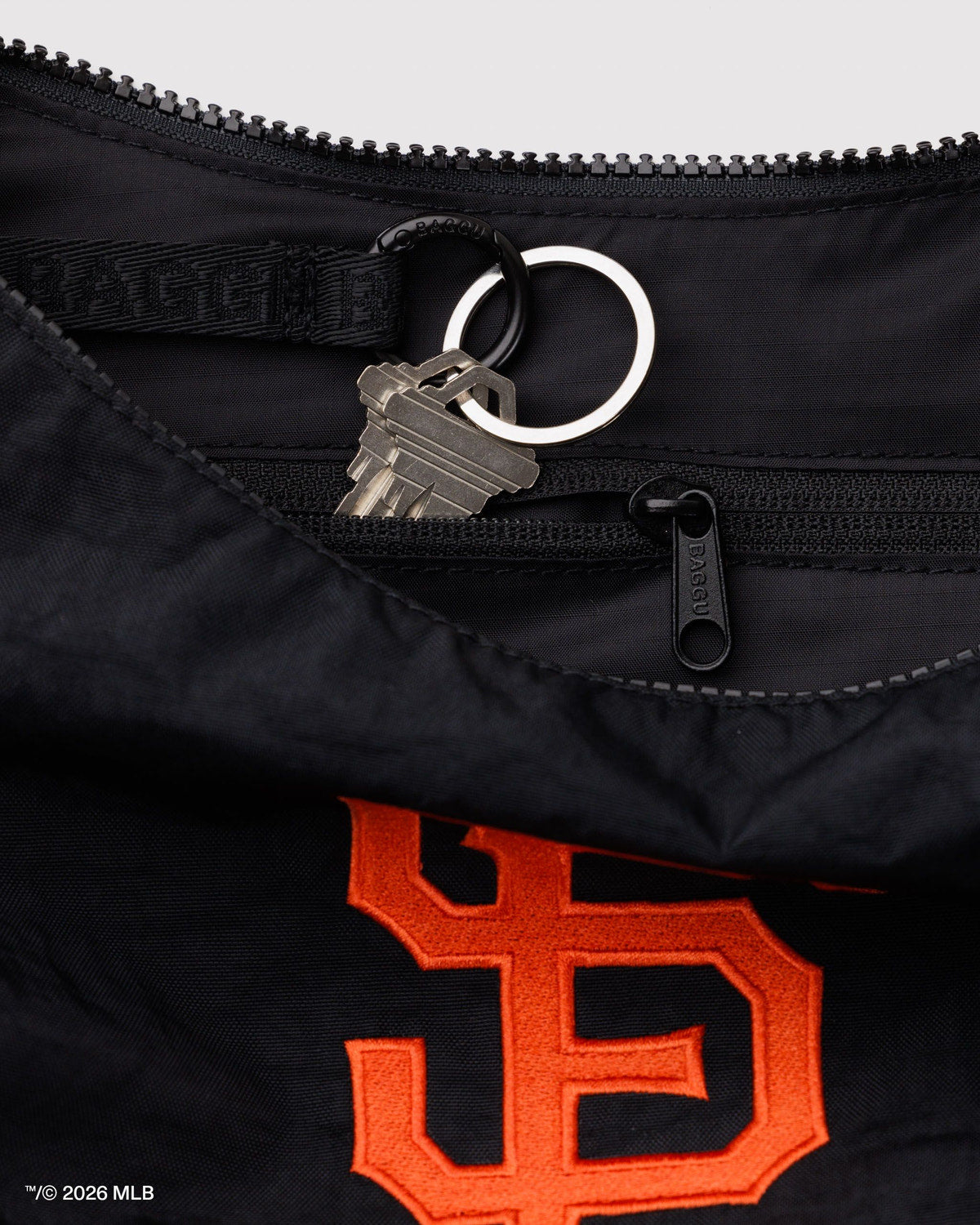 Medium Nylon Crescent Bag San Francisco Giants™ | Baggu Trending